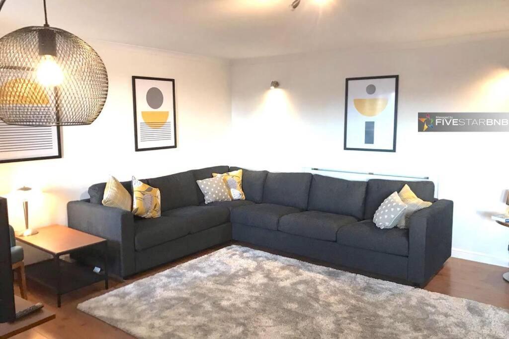 Апартаменти Waterfront Living In Leith With Free Parking! Единбург Екстер'єр фото