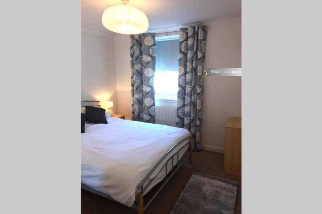 Апартаменти Waterfront Living In Leith With Free Parking! Единбург Екстер'єр фото