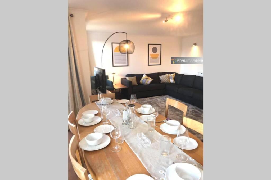 Апартаменти Waterfront Living In Leith With Free Parking! Единбург Екстер'єр фото
