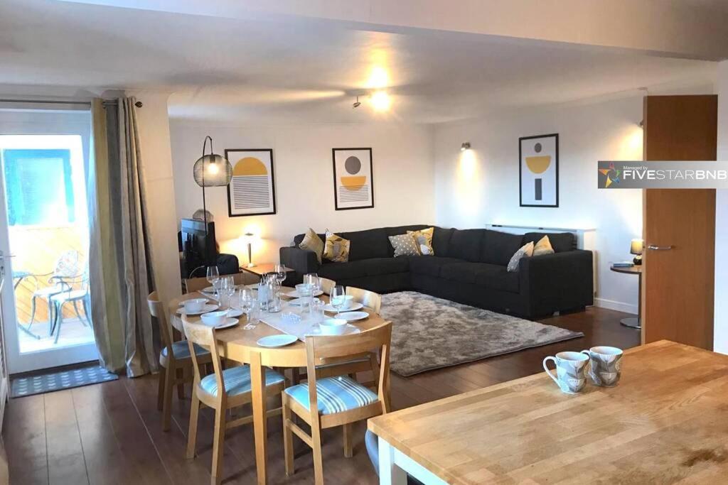 Апартаменти Waterfront Living In Leith With Free Parking! Единбург Екстер'єр фото