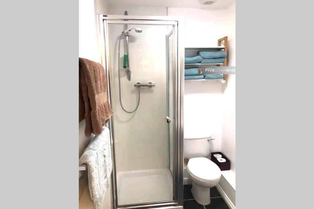 Апартаменти Waterfront Living In Leith With Free Parking! Единбург Екстер'єр фото