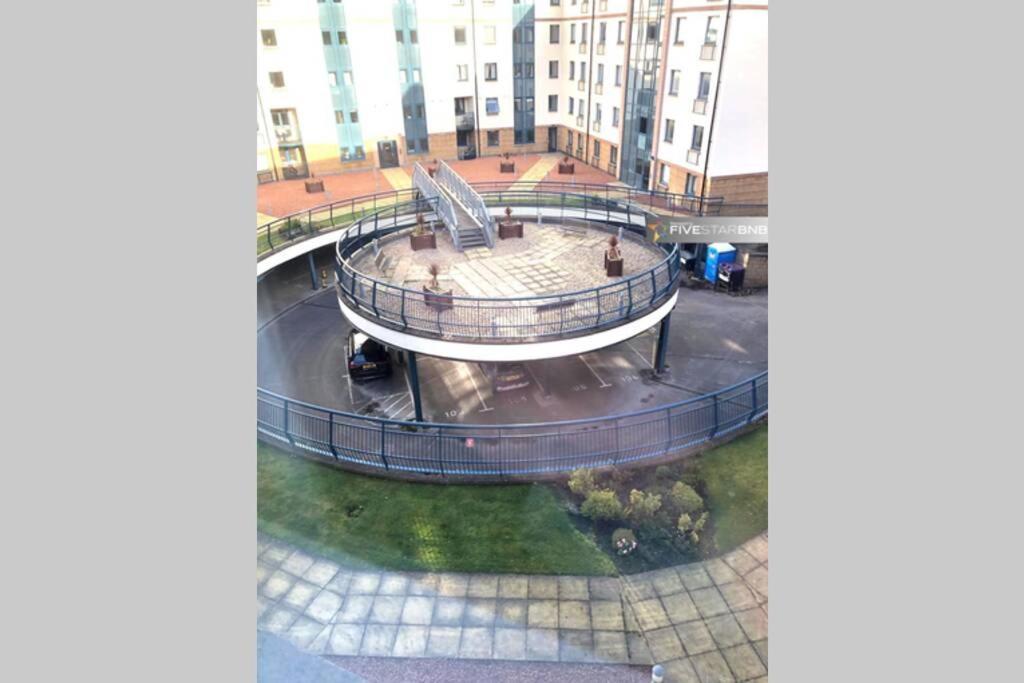 Апартаменти Waterfront Living In Leith With Free Parking! Единбург Екстер'єр фото