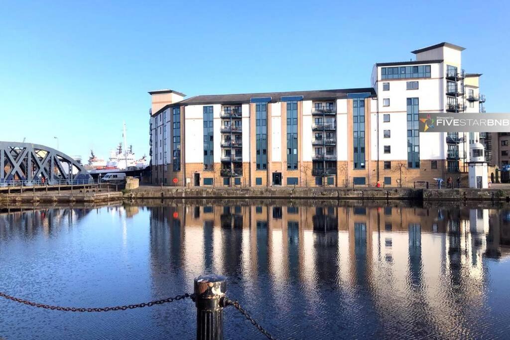 Апартаменти Waterfront Living In Leith With Free Parking! Единбург Екстер'єр фото